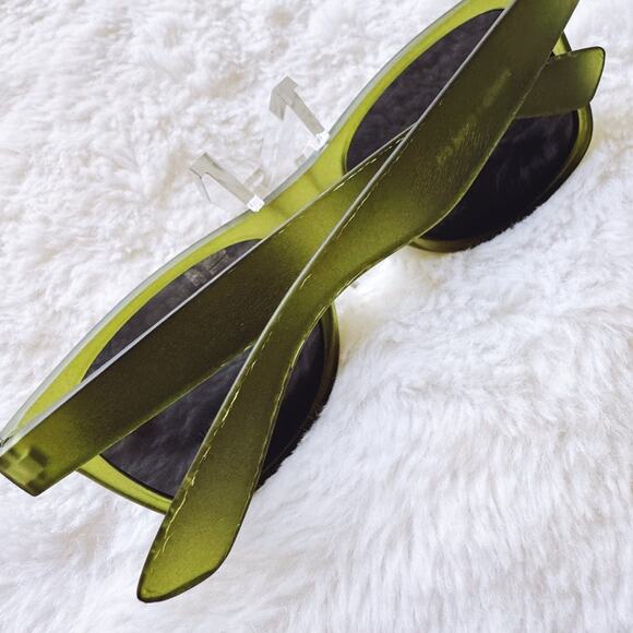 Lola Green Polycarbonate Sunglasses - Picture 10 of 12